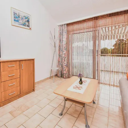 Josip-2 Apartment *